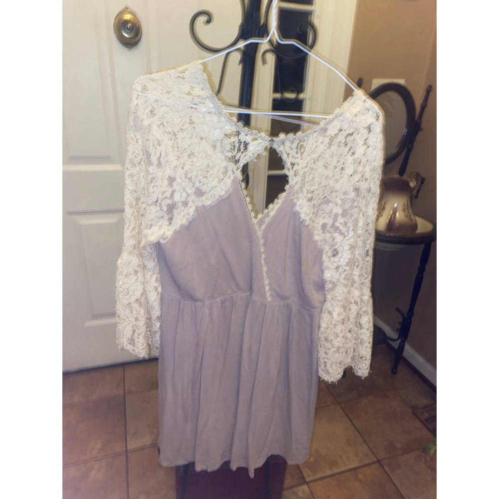 Women's Umgee Lavender & Beige Lace Sleeve Dress S